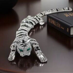 🐅 Designer-Inspired Large Rhinestone TIGER Brooch With Emerald Green Eyes, Bling